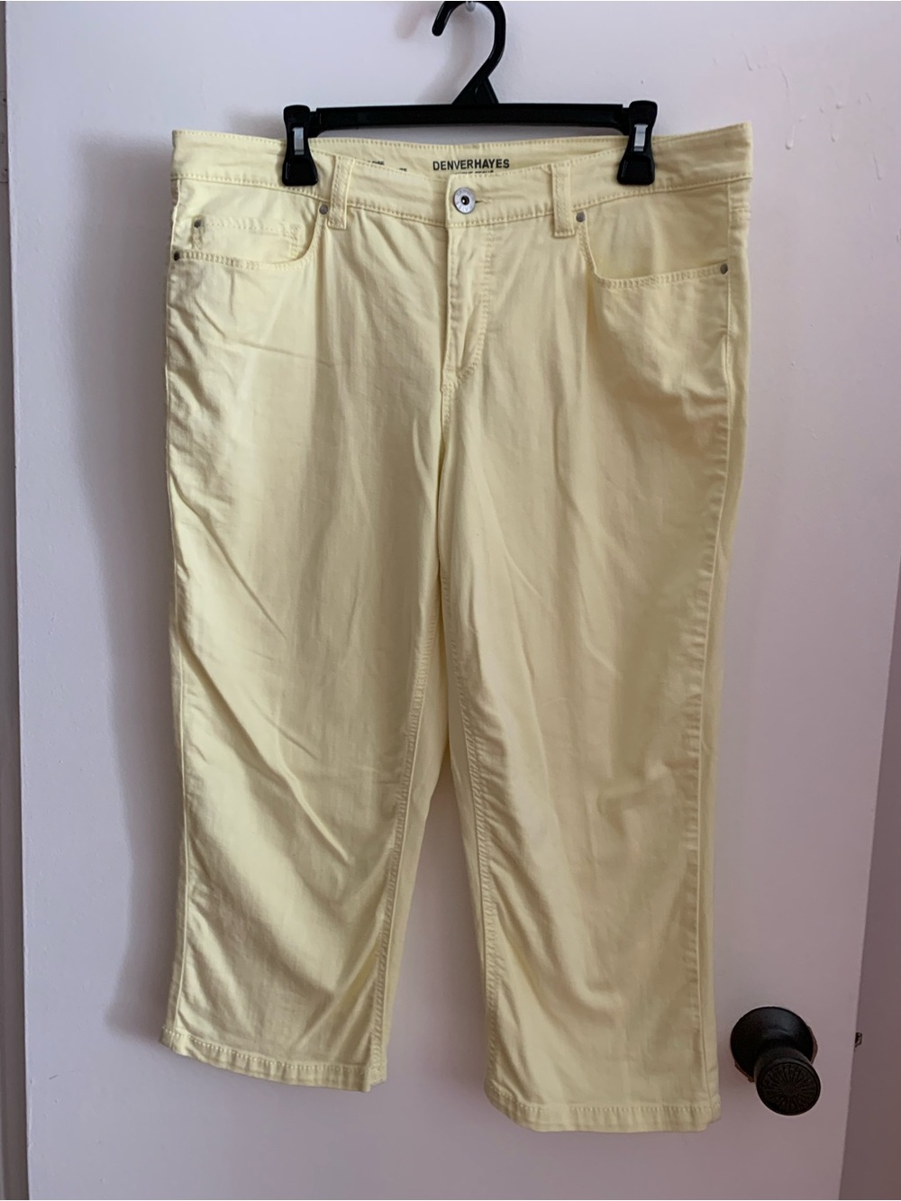 Denver Hayes , Women’s Pale Yellow Cropped Jeans Capris